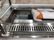 Холодильник изогнутый рекламой стеклянный, охладитель дисплея торта вентиляторной системы охлаждения 2.0м